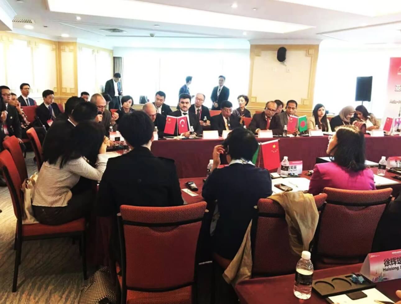  中外交流闭门会现场