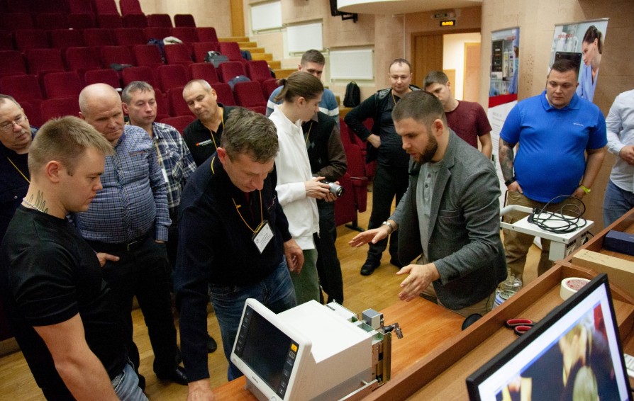 Treinamento em Conjunto com Universidades，，，，，，，，Novo capítulo para a Engenharia Médica Russa